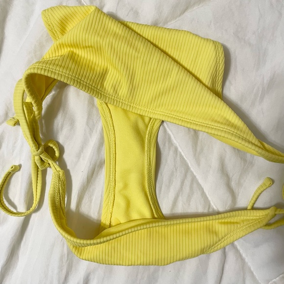 Yellow Bikini - Picture 3 of 3